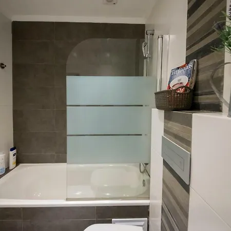 Charming Tejo House, 2 Bedrooms, Cacilhas Center *
